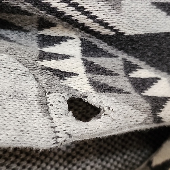 American Rag Sweater - Picture 4 of 4